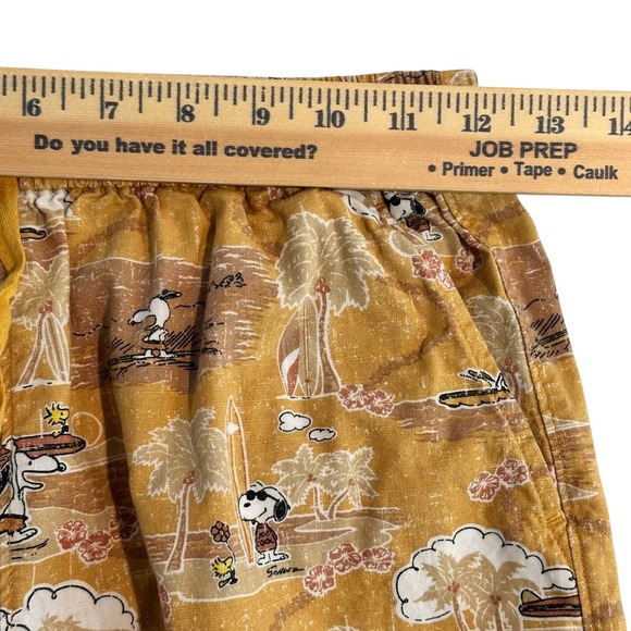 Peanuts x Reyn Spooner Uniqlo Snoopy Surfing Shorts Women Small 4 Yellow Pockets - Picture 8 of 12